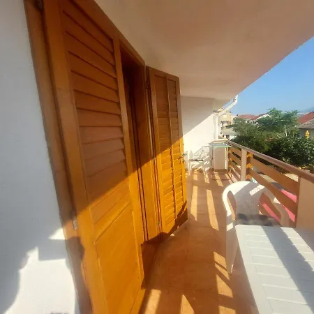 Apartamento Studio-app Iva, Balcony With Sea View - 50 M From *