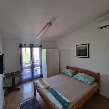 Studio-app Iva, Balcony With Sea View - 50 M From Apartman *