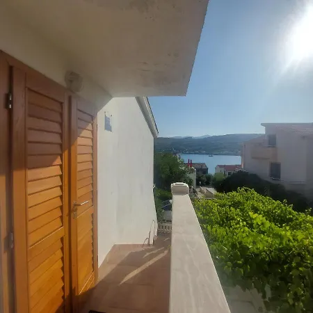 Studio-app Iva, Balcony With Sea View - 50 M From Apartment