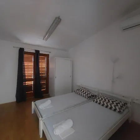 Daire Studio-app Iva, Balcony With Sea View - 50 M From Pag Town